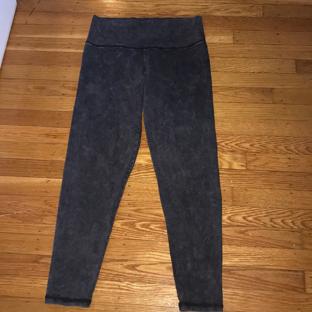 Aerie chill. play. Move acid wash leggings